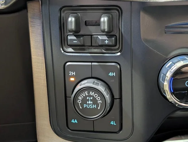 New 2026 Star White Metallic Tri-Coat Ford King Ranch® image 43