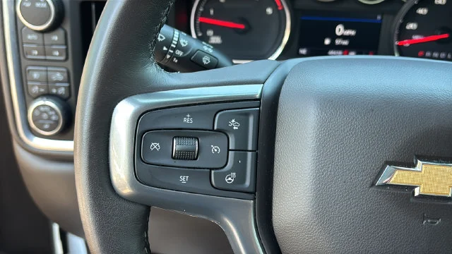 Used 2022 White Chevrolet LTZ image 24