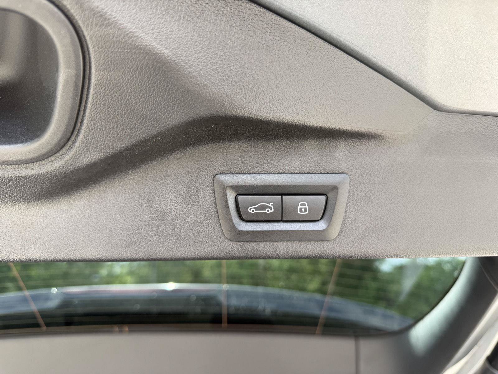 Used 2025 Skyscraper Grey Metallic BMW sDrive40i image 24