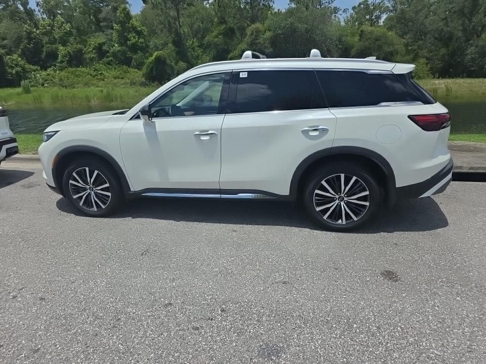 Certified Used 2023 White INFINITI Sensory image 4