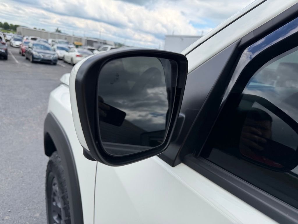 Used 2025 White Nissan PRO-4X image 15