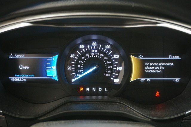 Used 2020 GREY Ford SE image 25