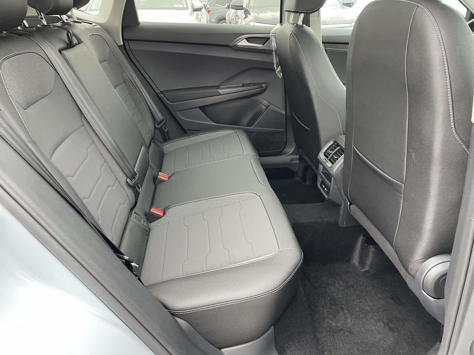 New 2026 Monument Gray w/Deep Black Roof Volkswagen SE Black image 18