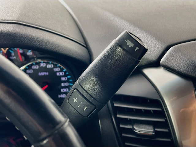 Used 2019 IRIDESCENT PEARL TRICOAT Chevrolet Premier image 23