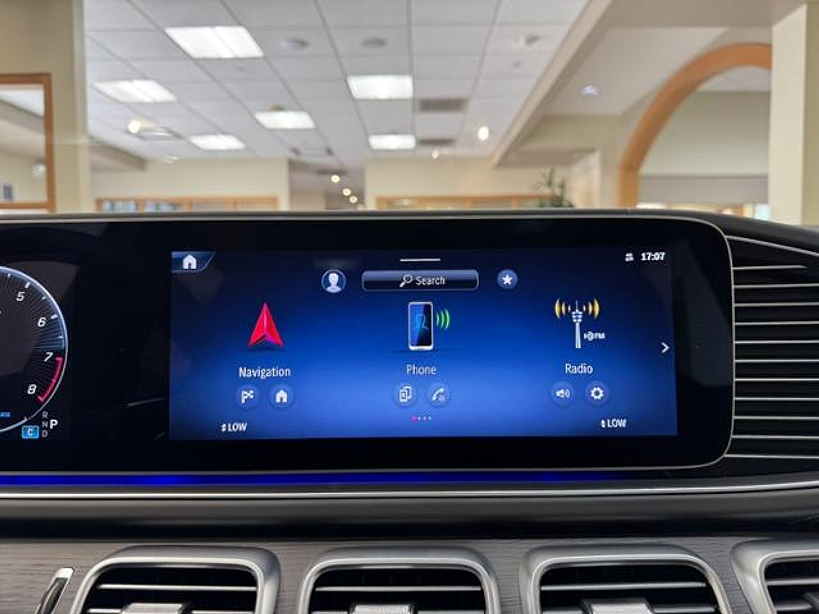 Certified Used 2025 Polar White Mercedes-Benz S 4MATIC®+ image 18