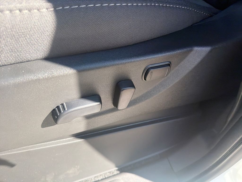 New 2026 Nissan Frontier SV 4D Crew Cab