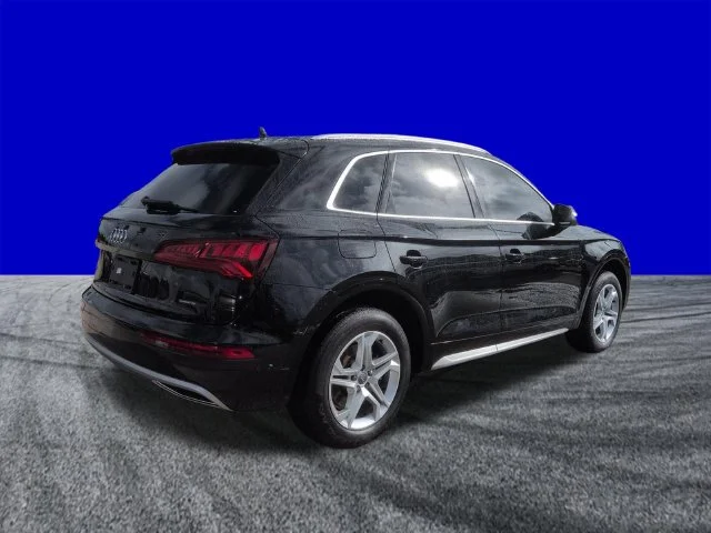 Used 2019 Mythos Black Metallic Audi 2.0T Premium image 4