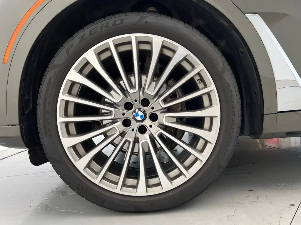 Used 2022 Green BMW xDrive40i image 24
