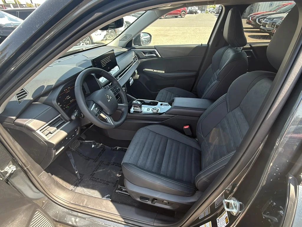 New 2026 Graphite Gray Mitsubishi SE S-AWC image 9