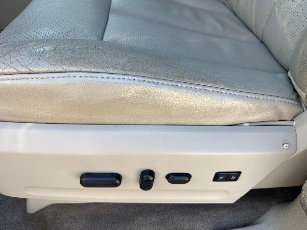 Used 2013 White Platinum Metallic Tri-Coat Ford 4WD 4dr Limited image 10