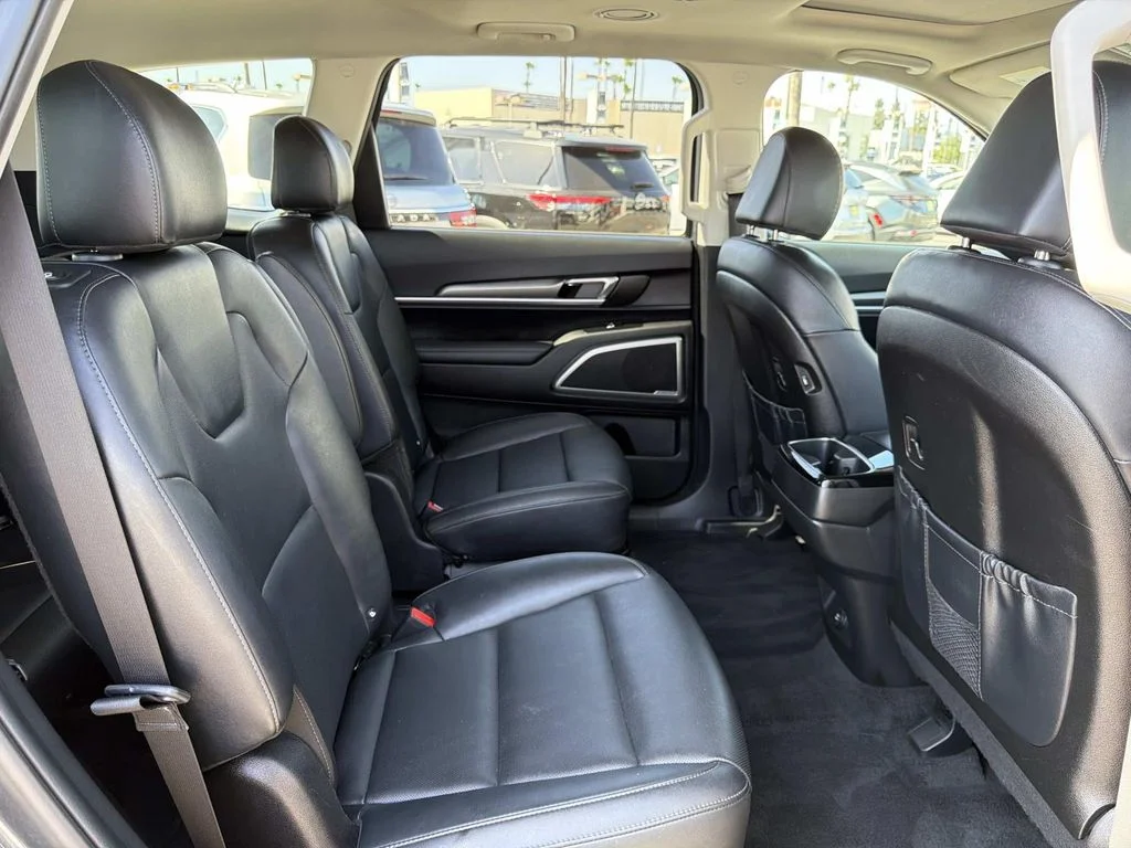 Used 2022 GRAVITY GREY Kia S image 31