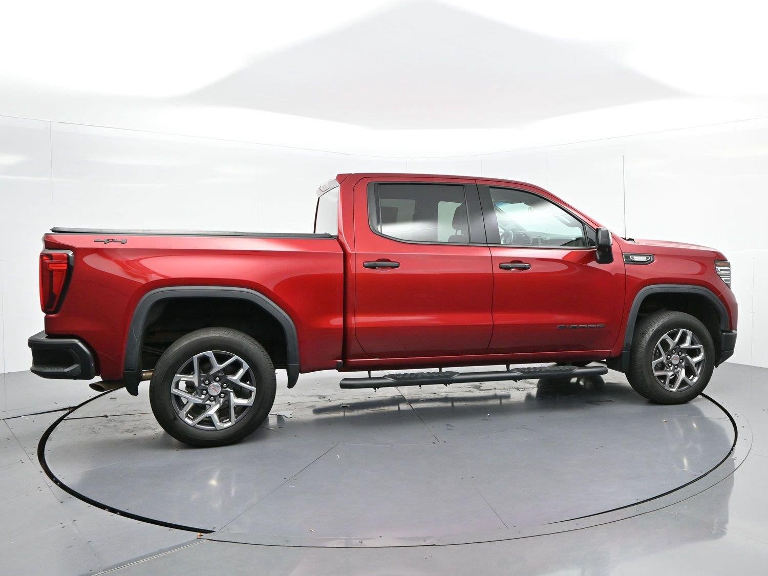 Used 2022 CAYENNE RED TINTCOAT GMC SLT image 8