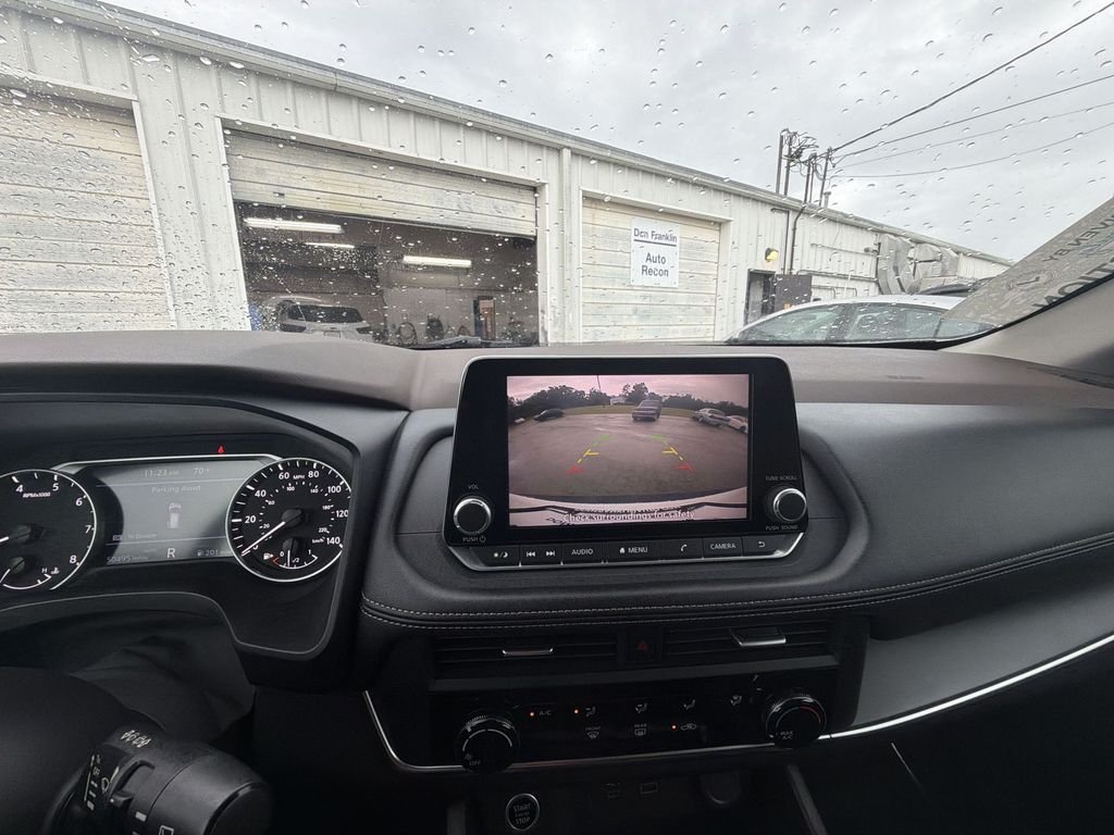 Used 2023 White Nissan S image 17