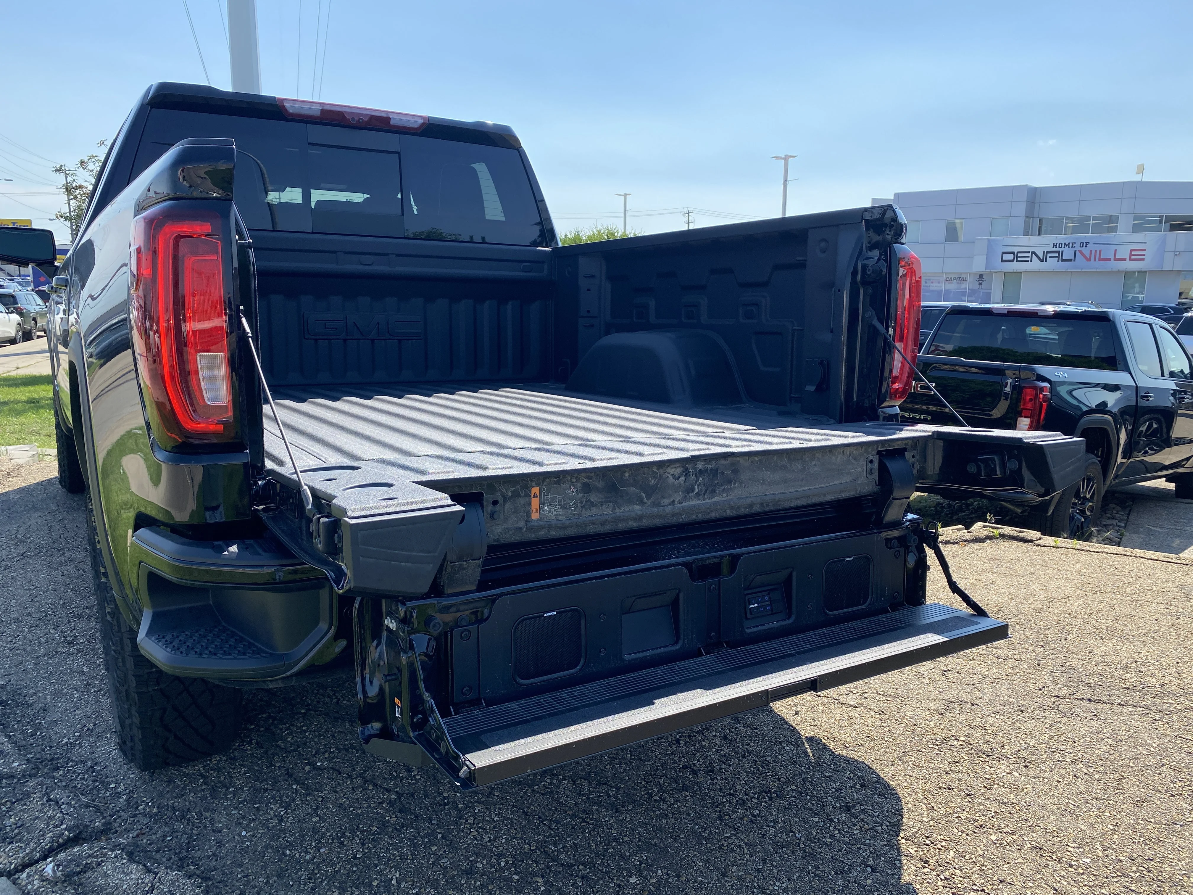 New 2026 ONYX BLACK GMC AT4X image 5
