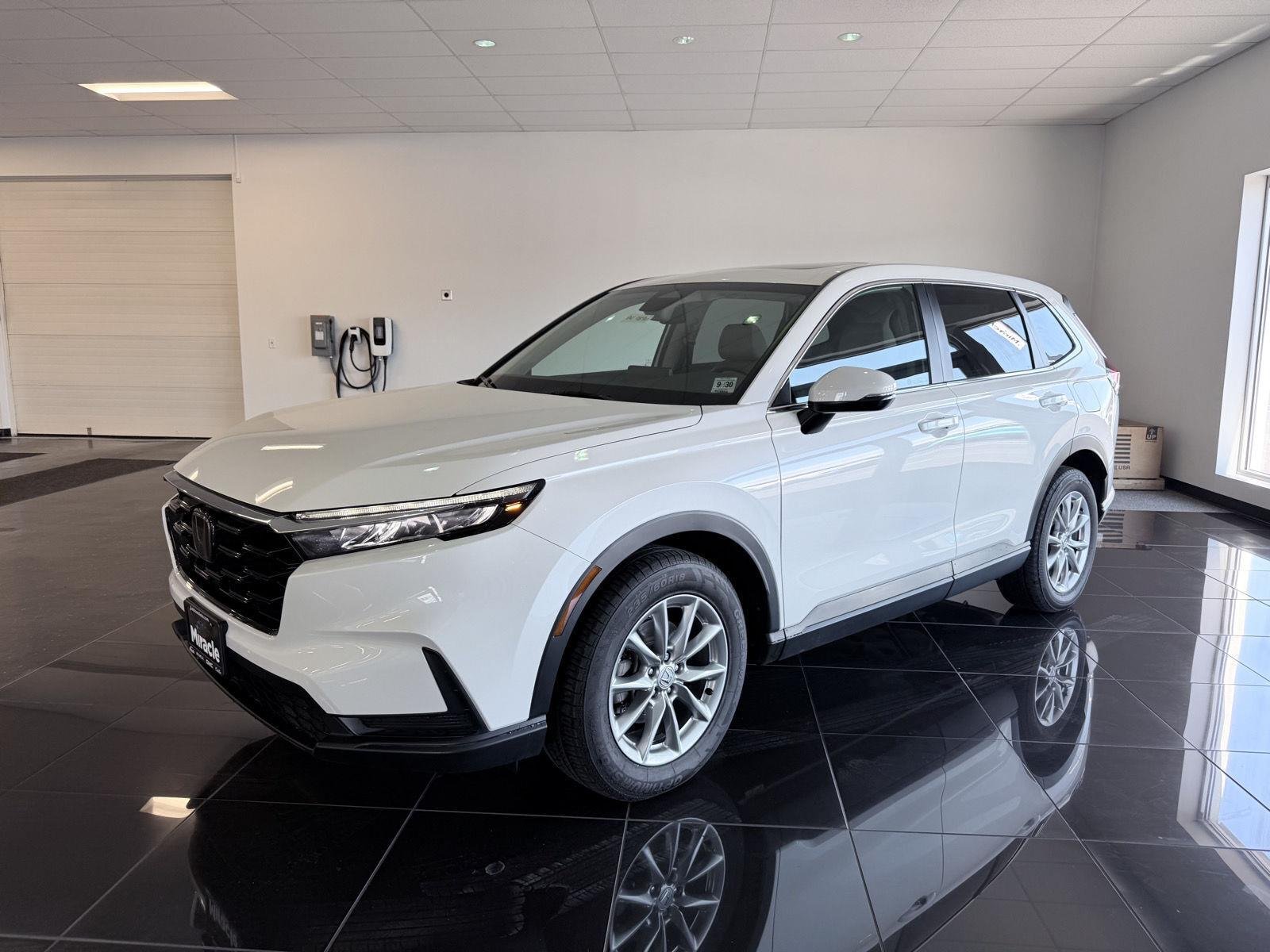 Used 2026 Platinum White Pearl Honda EX image 2