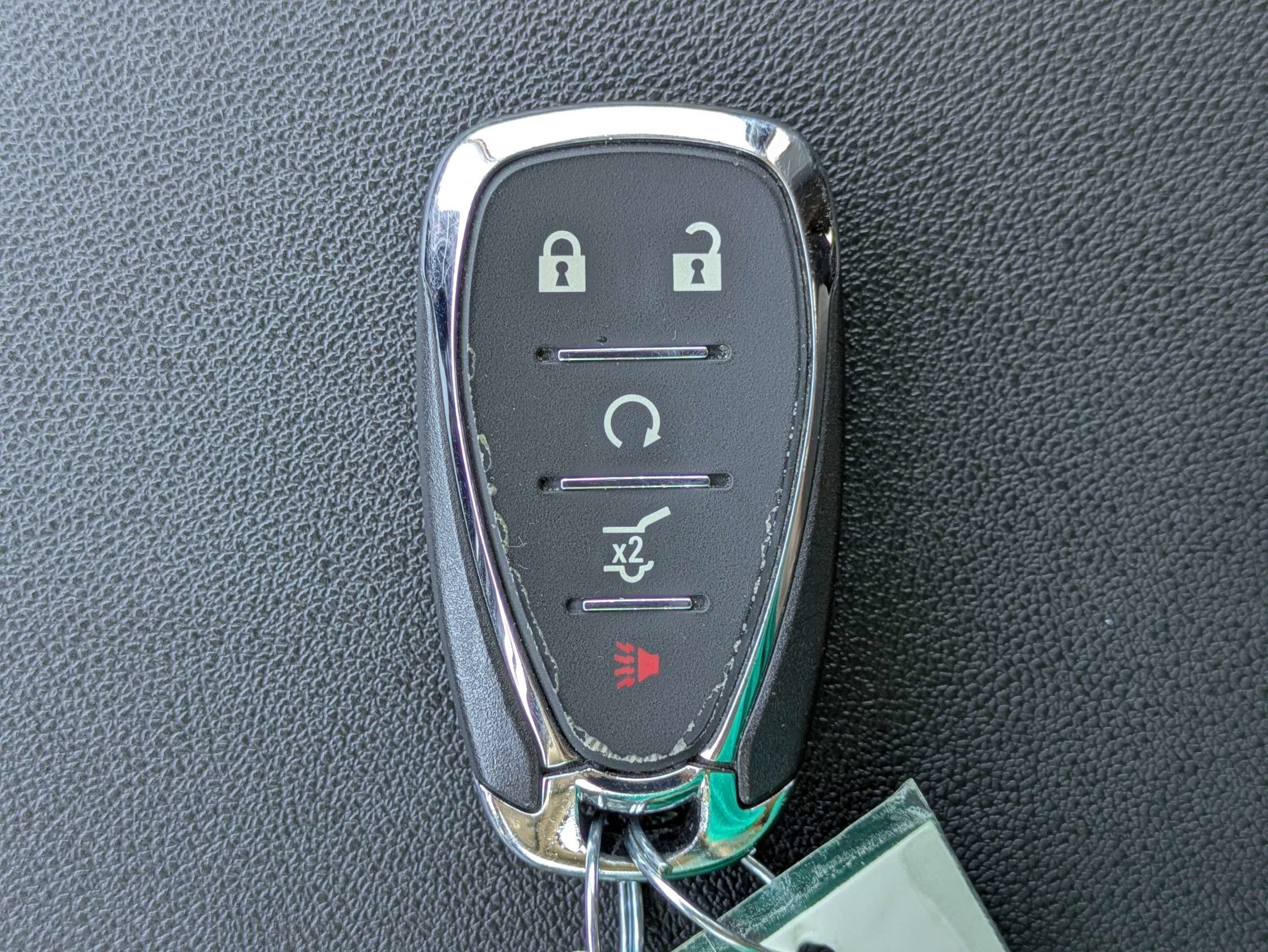 Used 2022 Summit White Chevrolet LT image 37