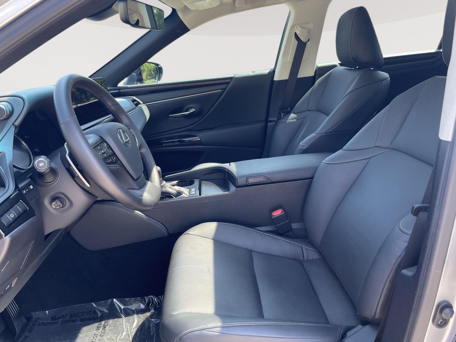 Used 2025 Iridium Lexus Base image 21