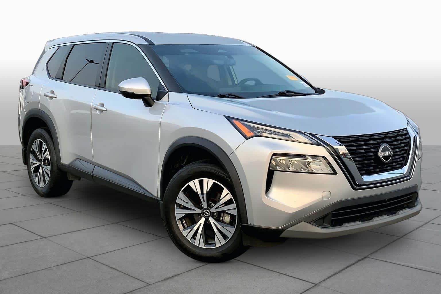 Used 2022 Brilliant Silver Metallic Nissan SV image 3