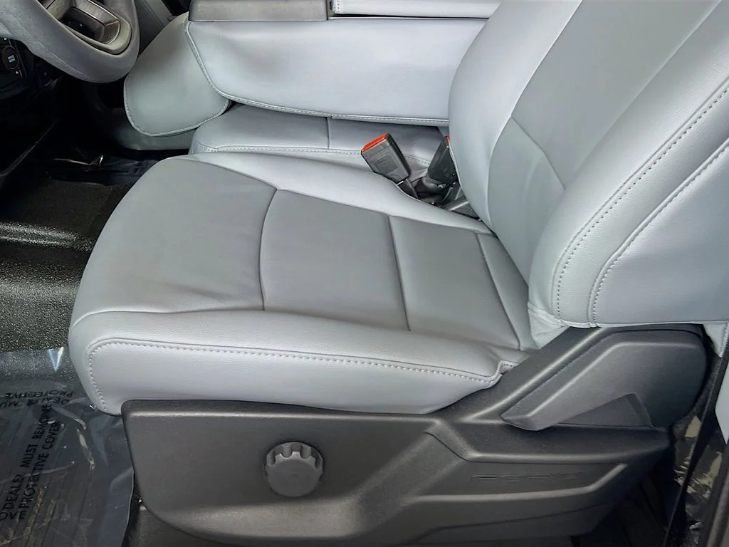 New 2026 Oxford White Ford XL image 20