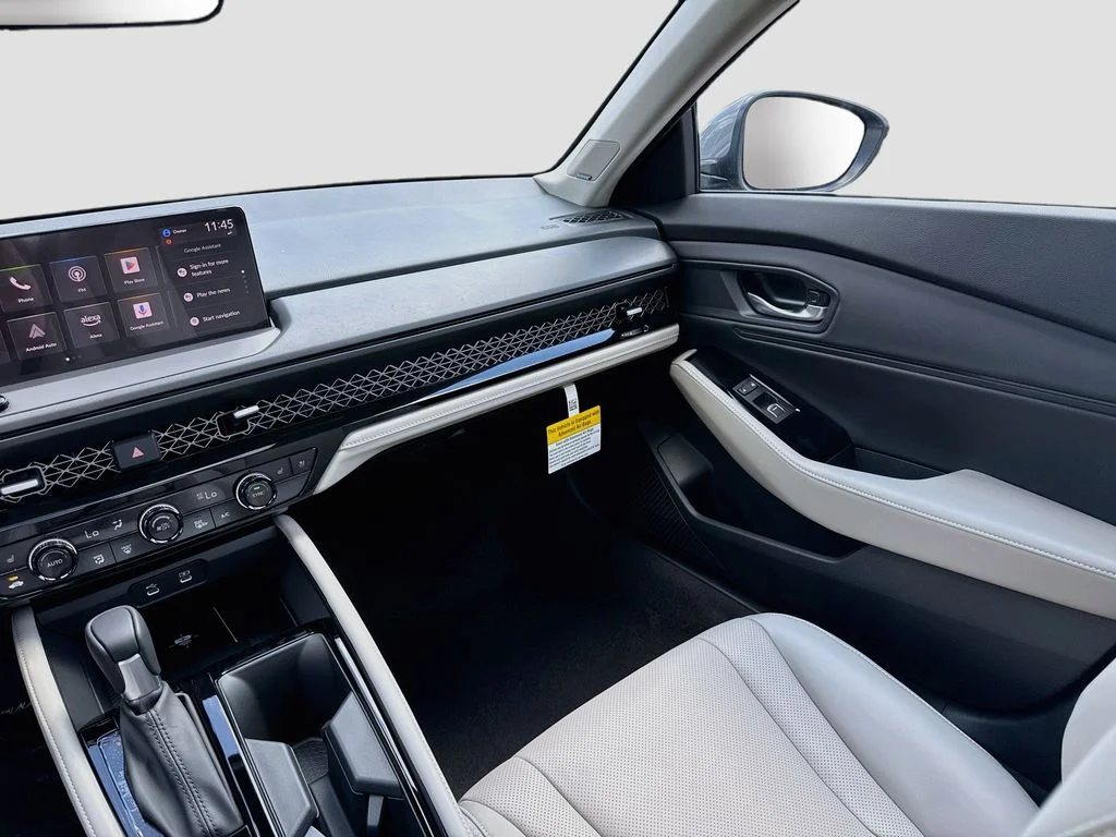 New 2026 Urban Gray Pearl Honda Touring image 28