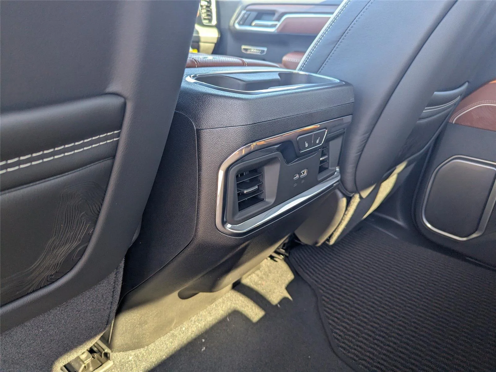 2026 GMC Sierra 1500 Denali Ultimate - Photo 10