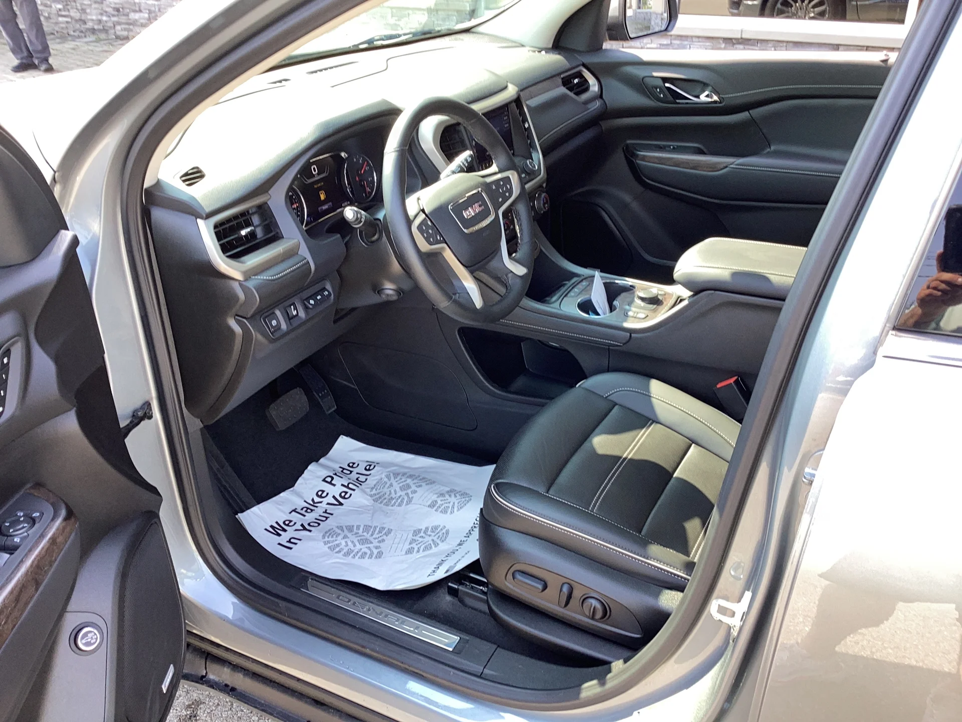 Used 2023 Sterling Metallic GMC Denali image 10