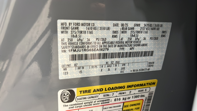 Used 2025 Gray Metallic Ford Tremor image 29