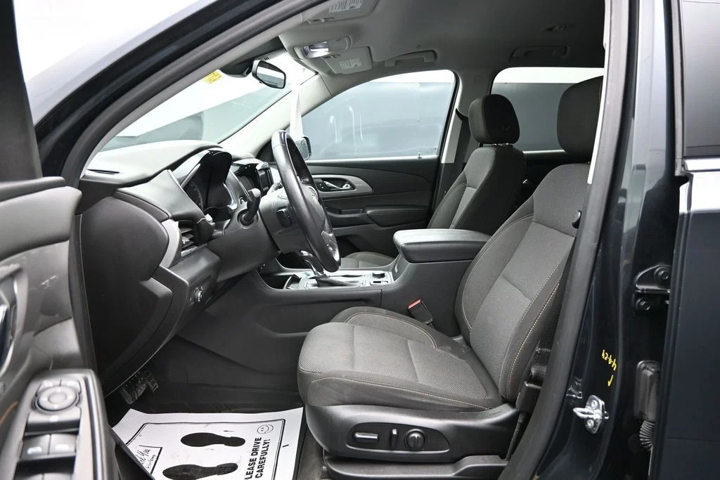 Used 2020 Gray Chevrolet LT image 9