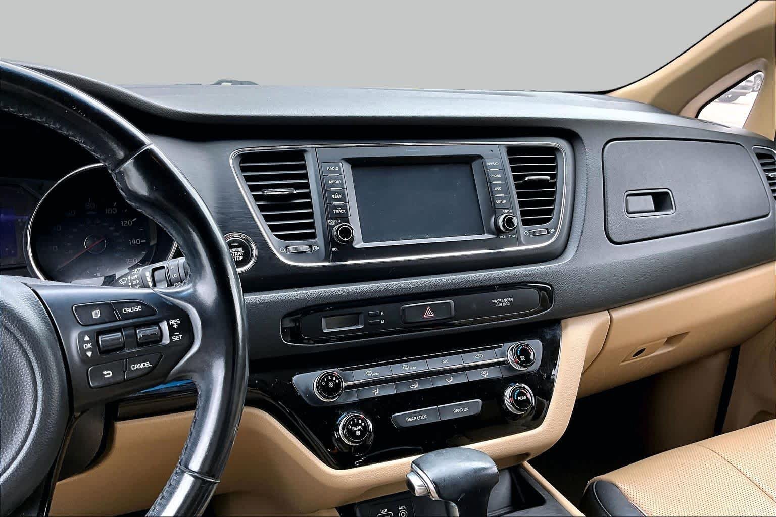 Used 2017 Beachwood Pearl Kia LX image 7