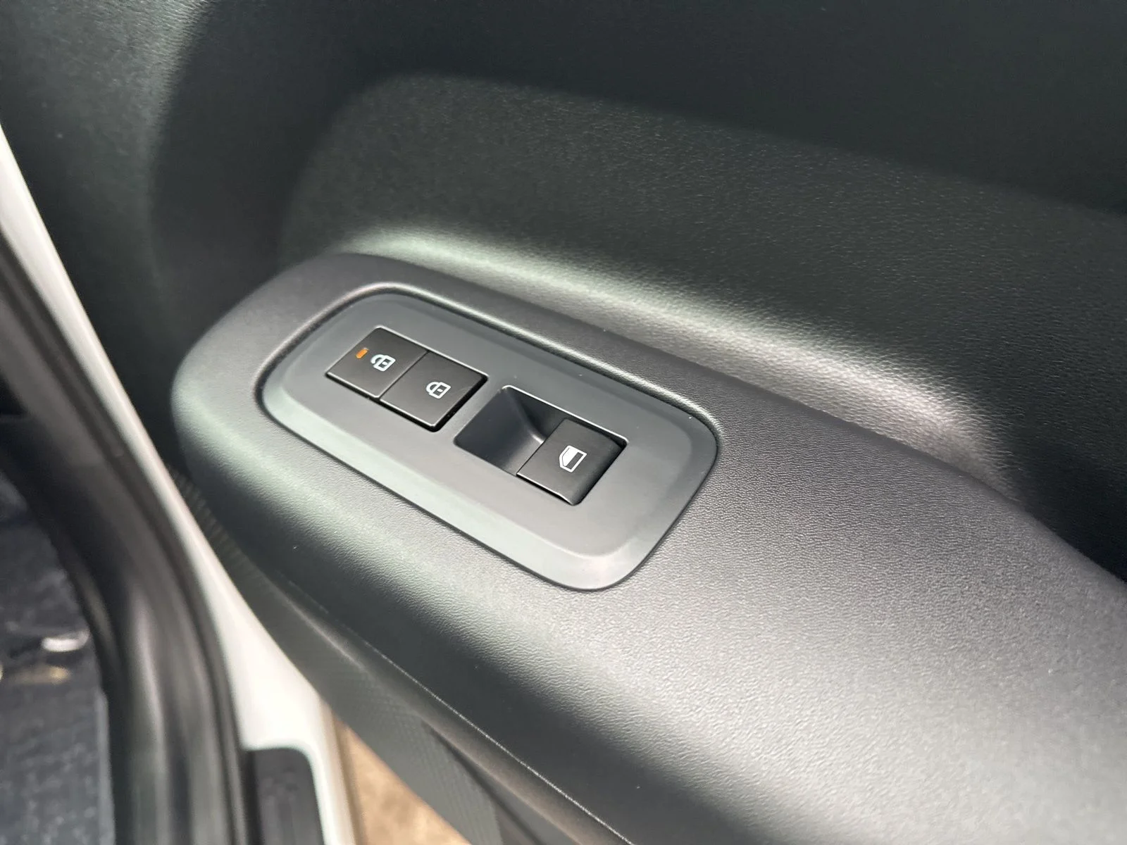 Used 2025 White Hyundai SE image 42
