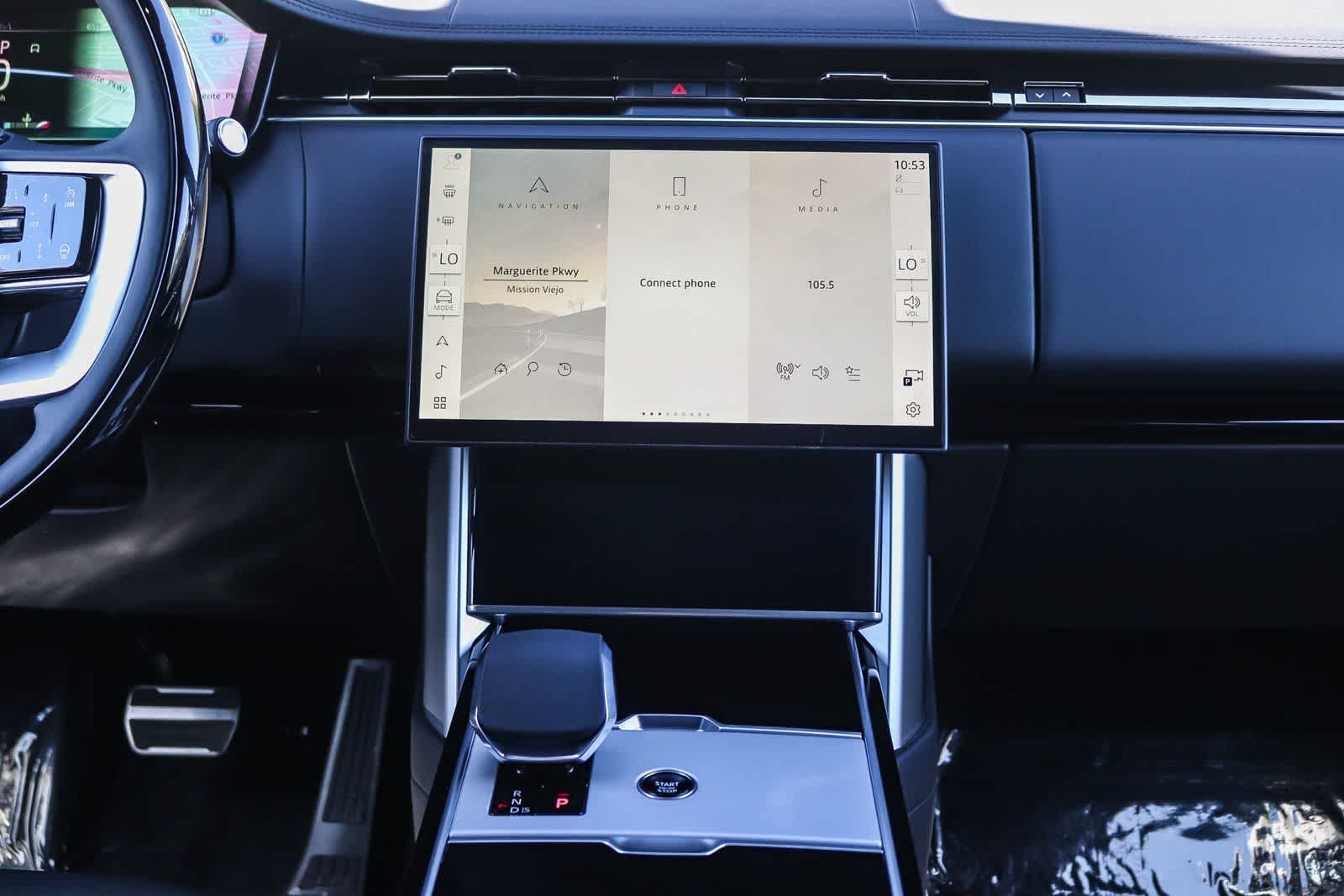 New 2026 Carpathian Grey Land Rover SE image 13