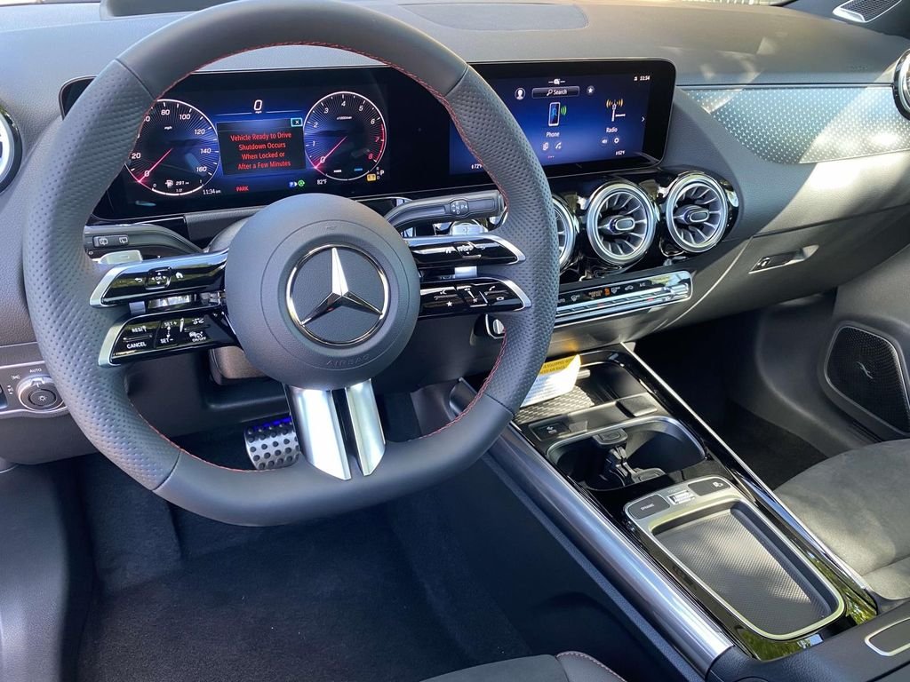 Used 2025 Mountain Grey Metallic Mercedes-Benz GLA 250 image 41