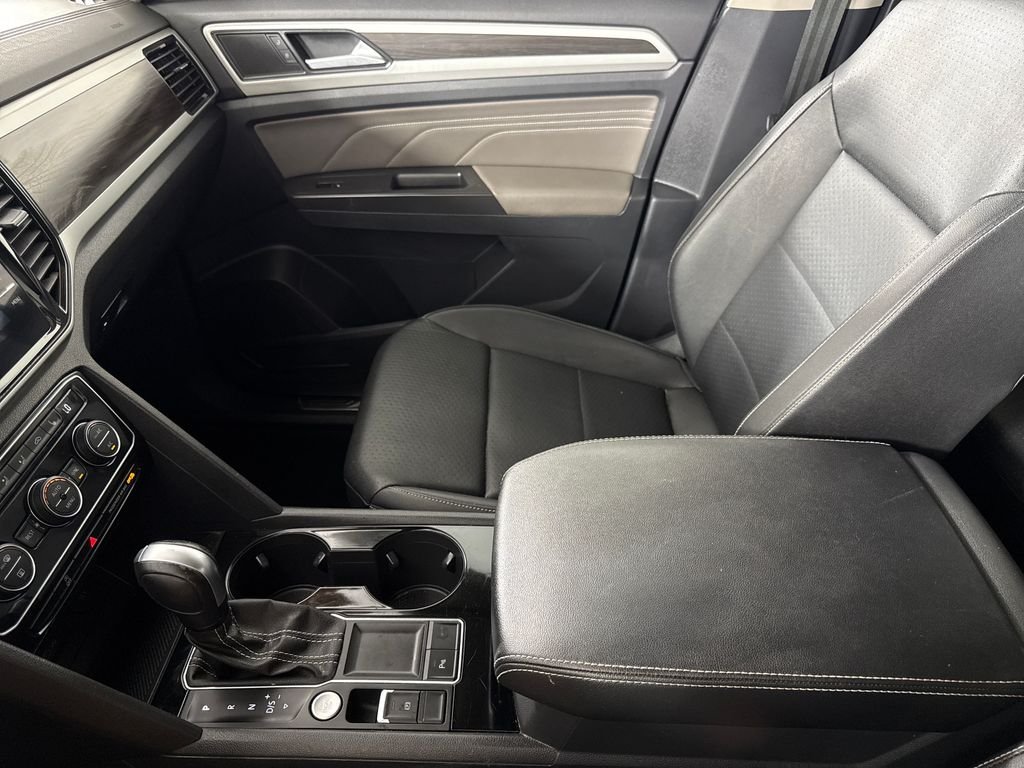 2023 Volkswagen Atlas SE w/Tech - Photo 17