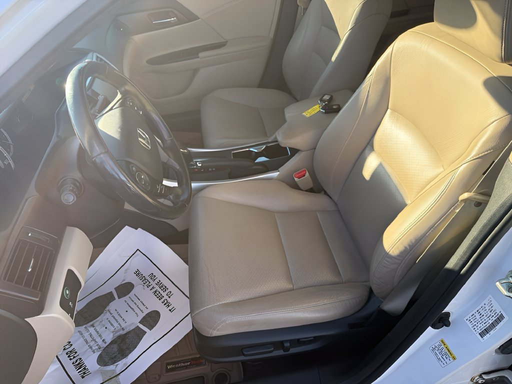 Used 2014  Honda EX-L image 17