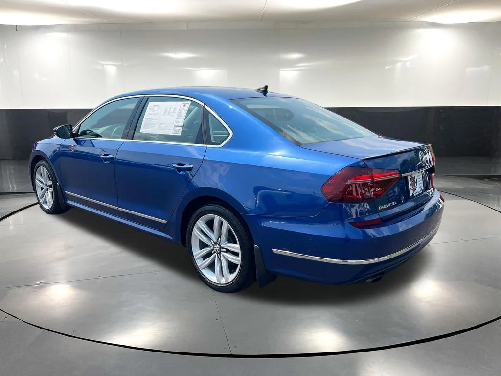 Used 2017 Blue Volkswagen SEL Premium image 8