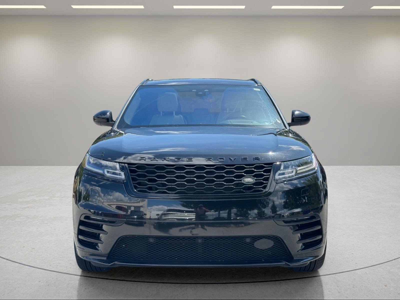 Used 2020  Land Rover R-Dynamic S image 8