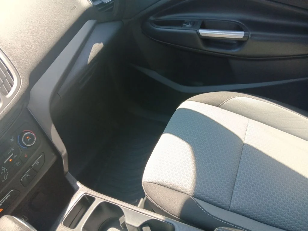 Used 2019 Ingot Silver Metallic Ford SE image 22