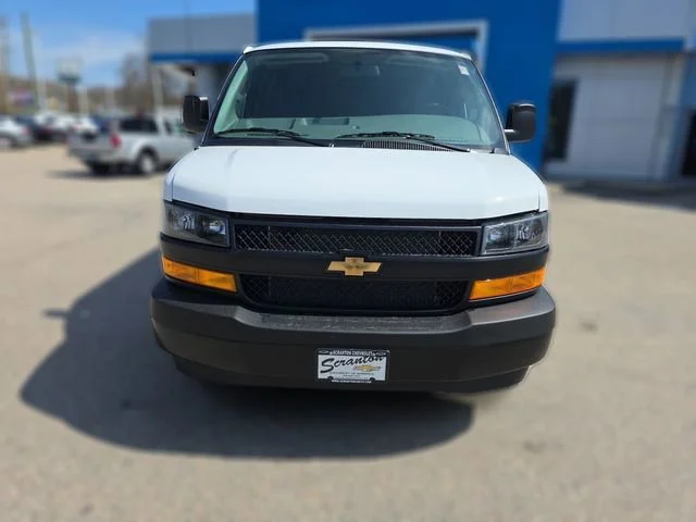 New 2026 Summit White Chevrolet WT image 45
