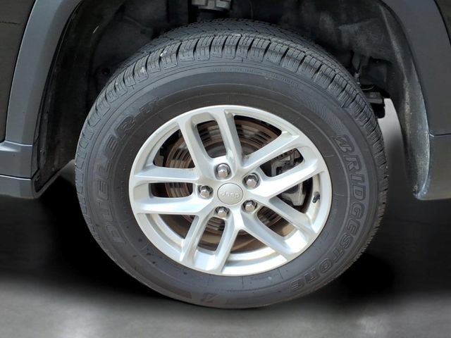 Used 2023 Black Jeep Laredo 4x4 image 30