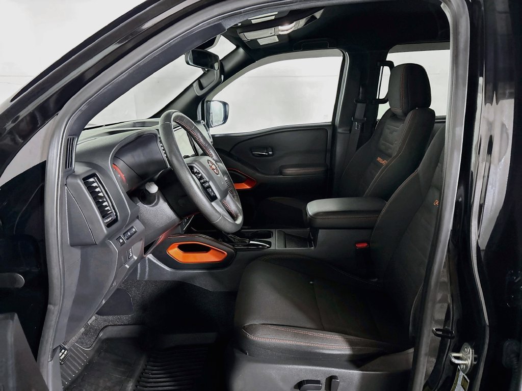Used 2022 Super Black Nissan PRO-4X image 11