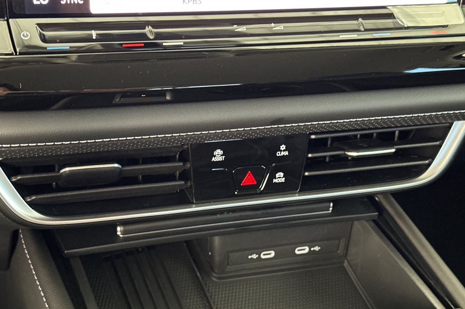New 2026 Deep Black Pearl Volkswagen SE image 21