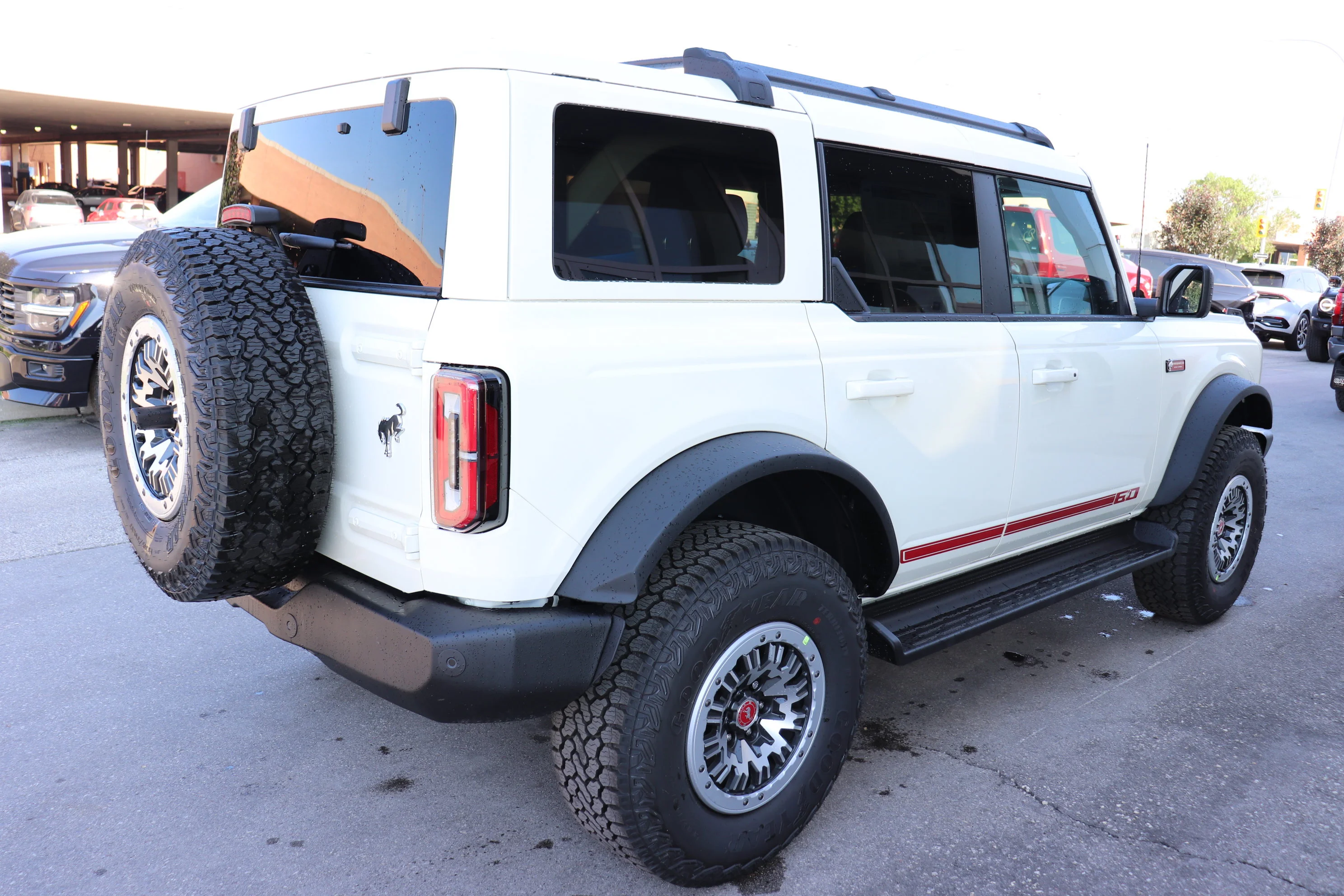 New 2026 WIMBLEDON WHITE Ford Outer Banks image 4