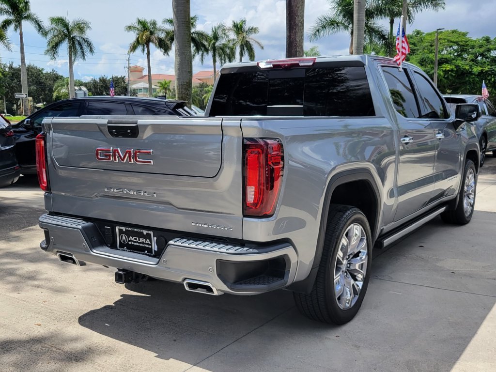 Used 2025 Silver GMC Denali image 7