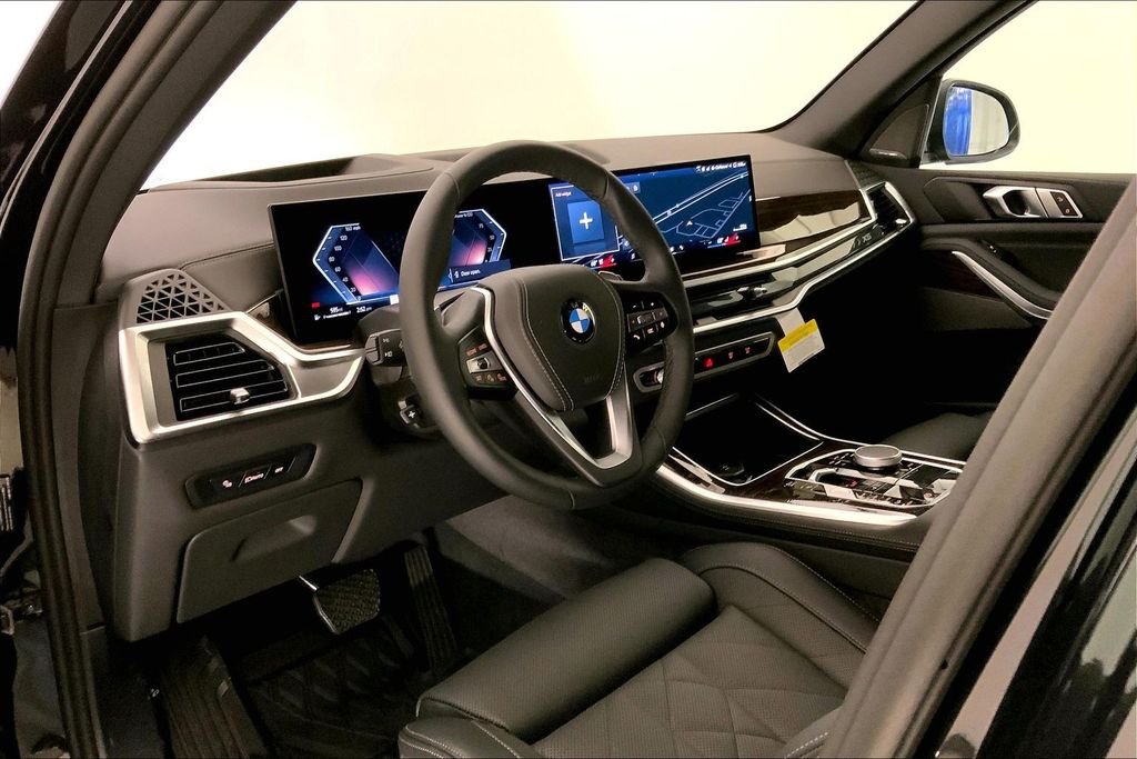 Used 2026 Black Sapphire Metallic BMW  image 4