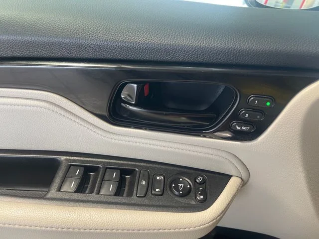 2025 Honda Odyssey Elite - Photo 15