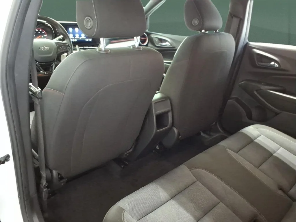 Certified Used 2024 Summit White Chevrolet 1RS image 9