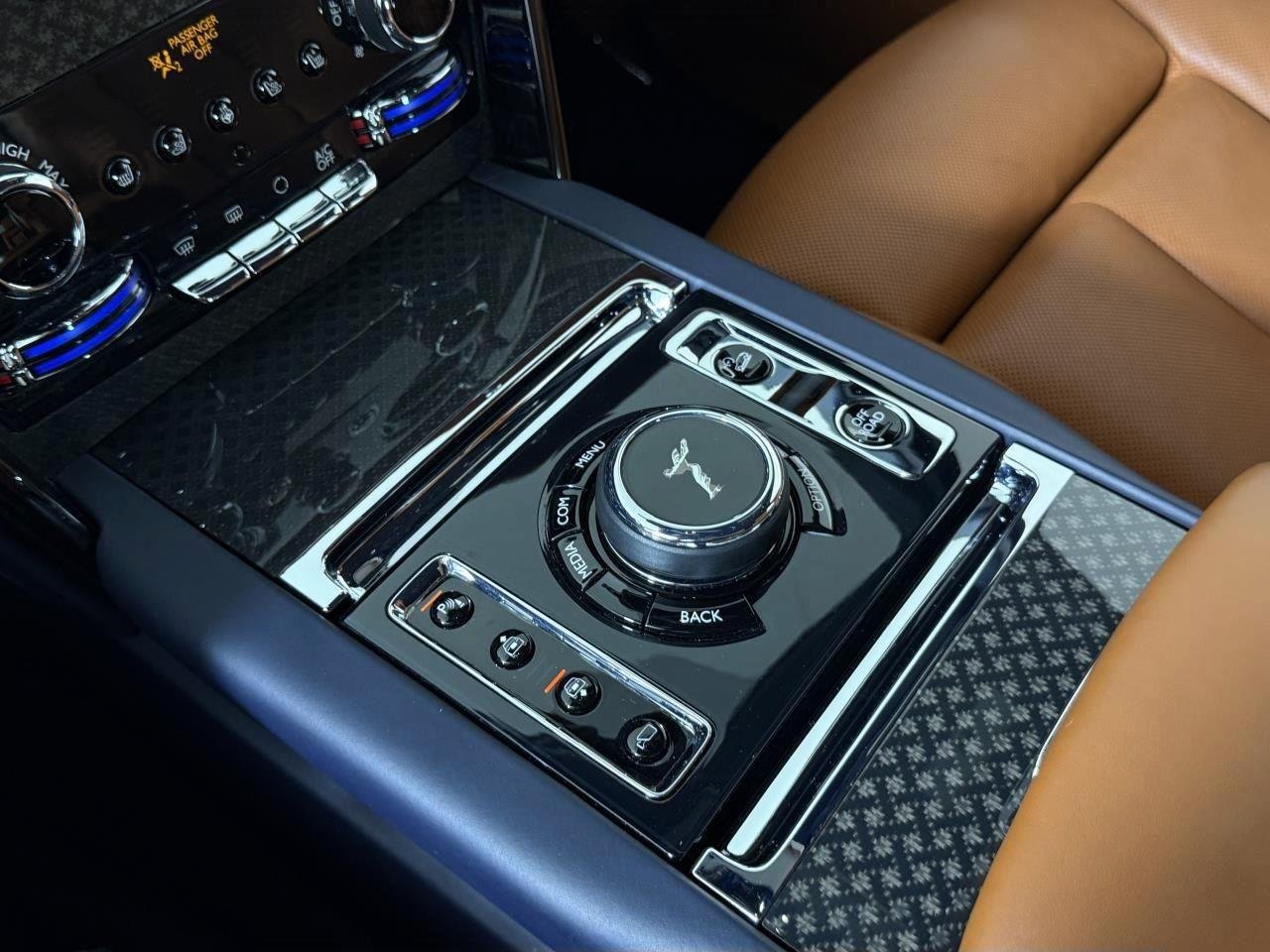 Used 2022 Midnight Blue Rolls-Royce Black Badge | Executive Rear Seating | Rear Entertainment image 23