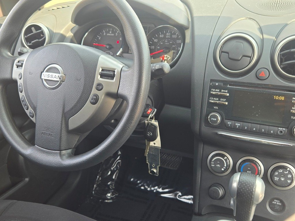 Used 2015 Blue Nissan S image 5