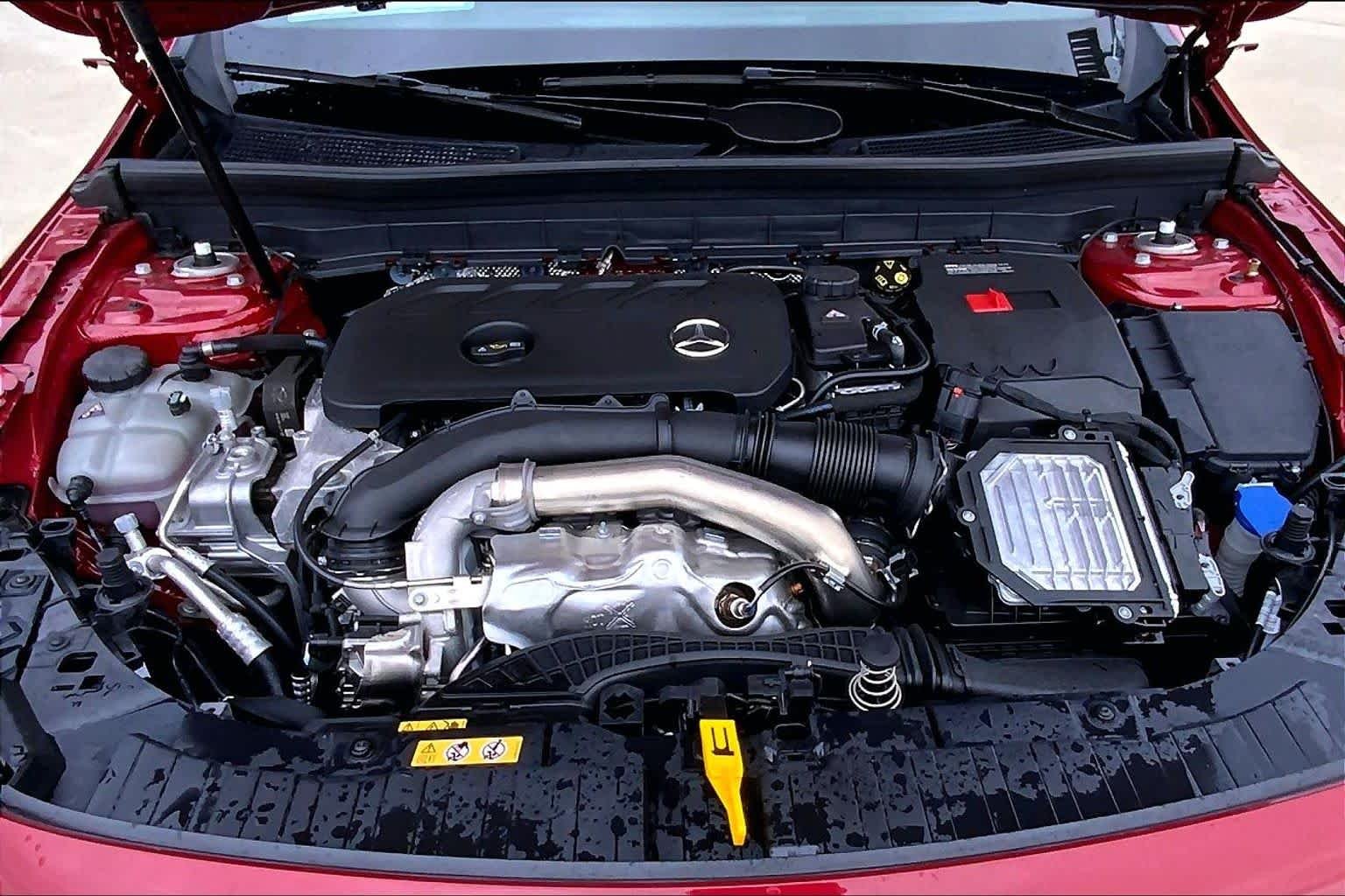 New 2026 MANUFAKTUR Patagonia Red Metallic Mercedes-Benz GLB 250 image 16