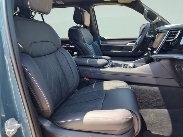 New 2026 Steel Blue Exterior Paint Jeep Summit Reserve image 30